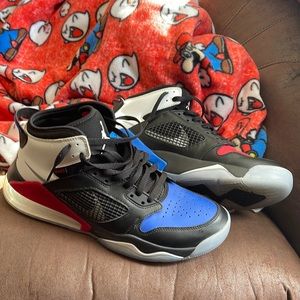 Air Jordan MARS 270